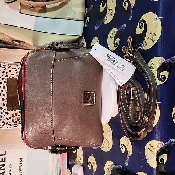 Dooney & Bourke Handbags - Dooney & Bourke Cameron Crossbody NWT